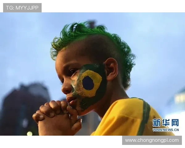 巴西队进球后遭球迷扔香蕉 球员抗议：没黑人没冠军